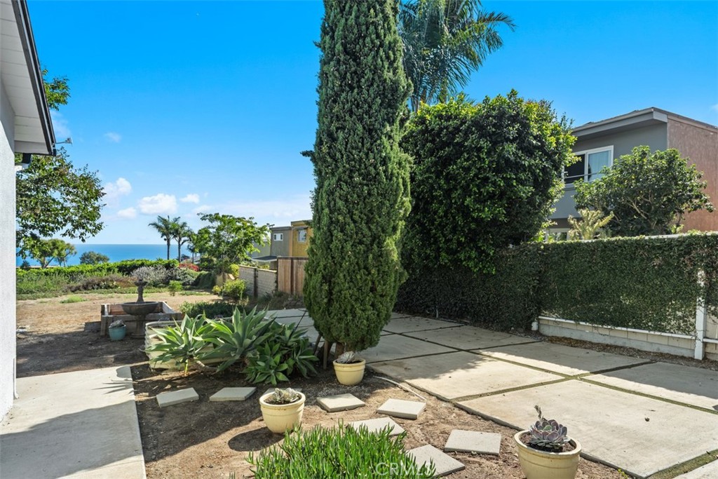 1285 Cortez Avenue, Laguna Beach CA 92651 - photo 29