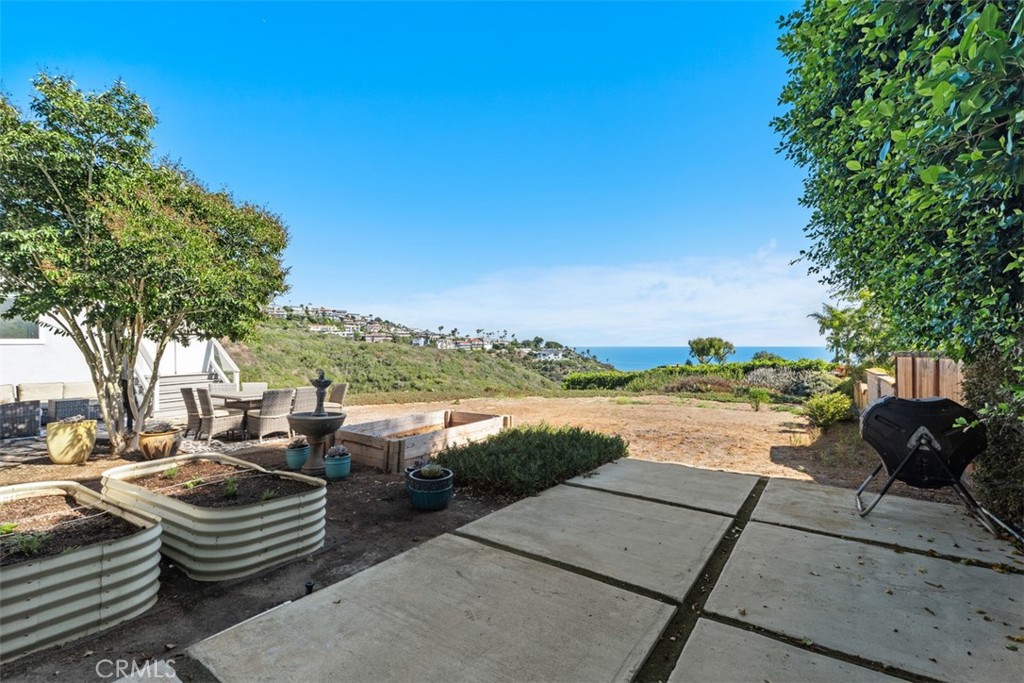 1285 Cortez Avenue, Laguna Beach CA 92651 - photo 30