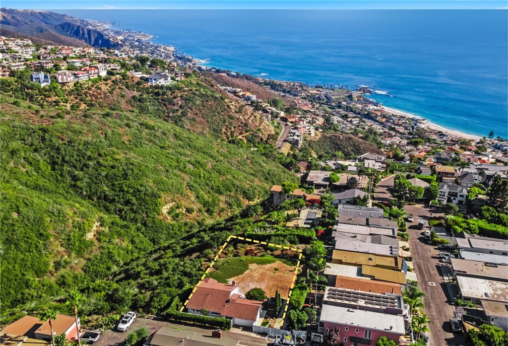 The lot lines need to be independently verified. - 1285 Cortez Avenue, Laguna Beach CA 92651 - photo 3