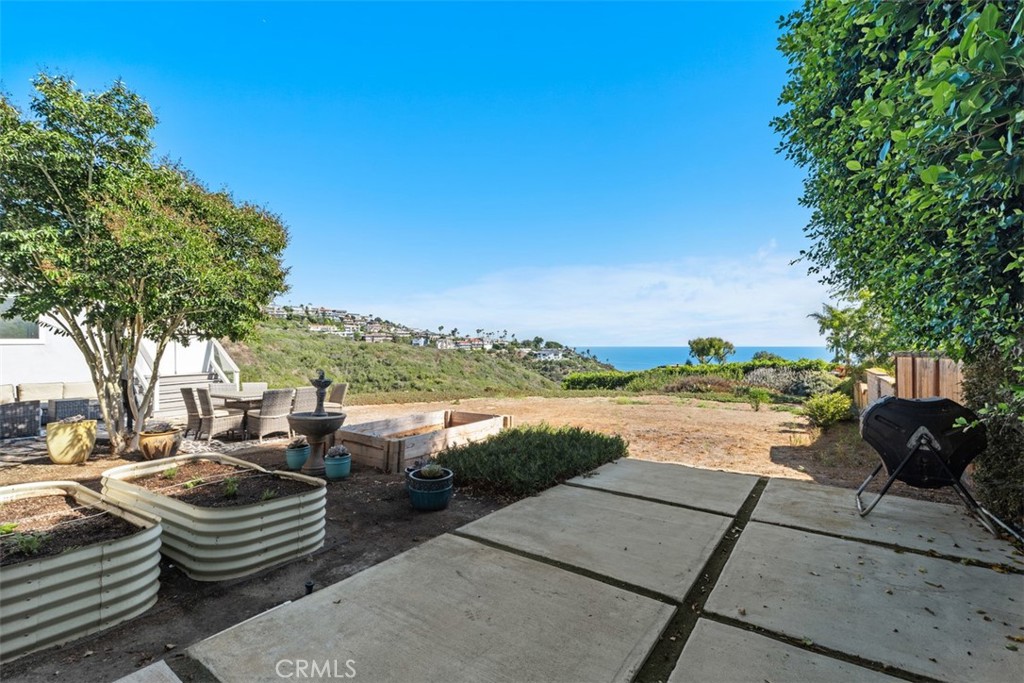1285 Cortez Avenue, Laguna Beach CA 92651 - photo 30
