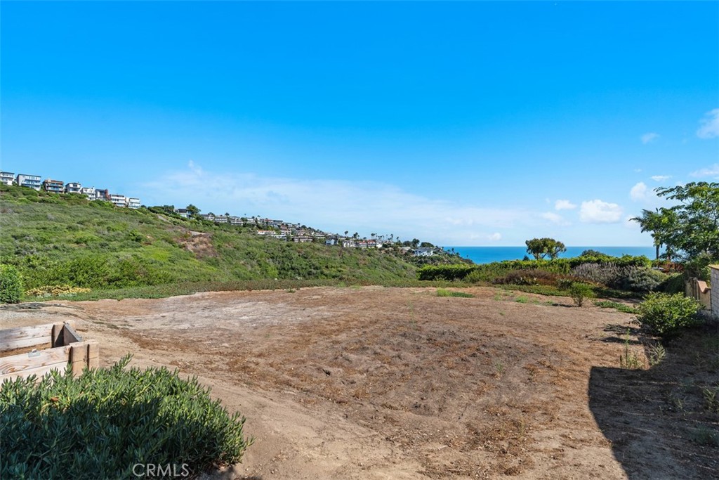 1285 Cortez Avenue, Laguna Beach CA 92651 - photo 31