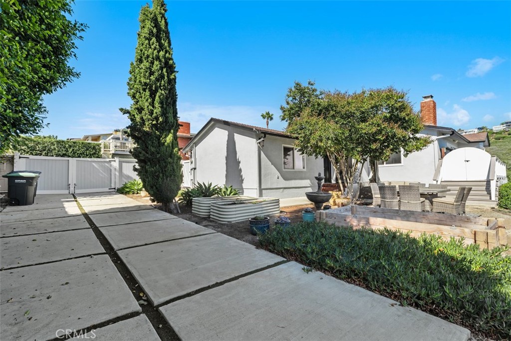 1285 Cortez Avenue, Laguna Beach CA 92651 - photo 32