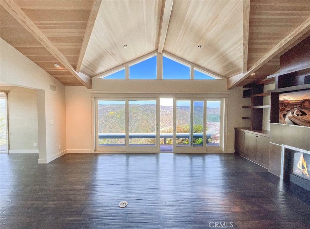 Vaulted Ceiling in Living Room - 1289 Skyline Drive, Laguna Beach CA 92651 - photo 1