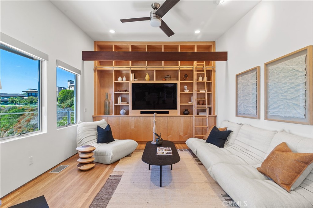 130 Mcknight, Laguna Beach CA 92651 - photo 9