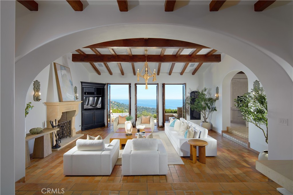 1302 Skyline Drive, Laguna Beach CA 92651 - photo 4
