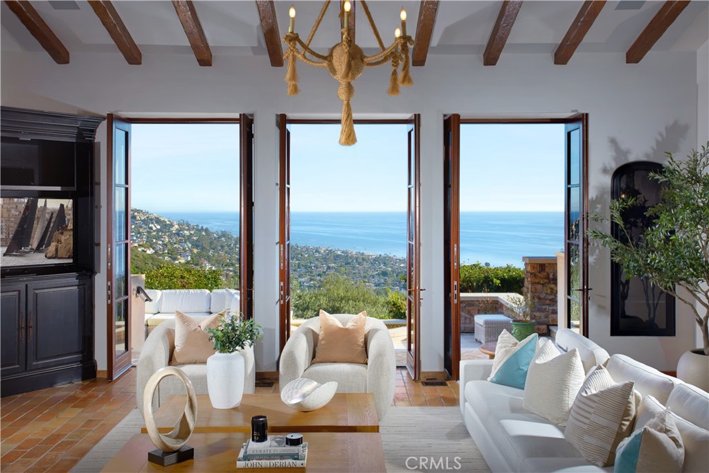 1302 Skyline Drive, Laguna Beach CA 92651 - photo 5