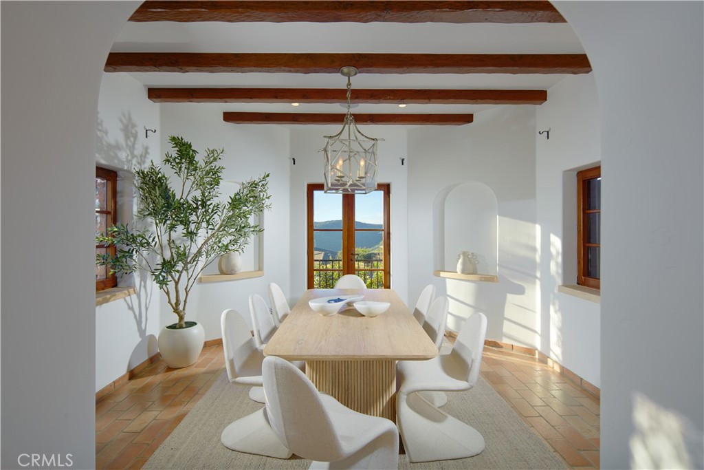 1302 Skyline Drive, Laguna Beach CA 92651 - photo 9