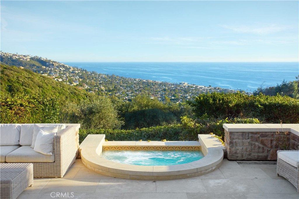 1302 Skyline Drive, Laguna Beach CA 92651 - photo 27