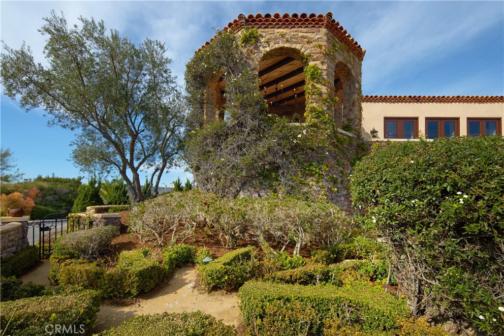1302 Skyline Drive, Laguna Beach CA 92651 - photo 34
