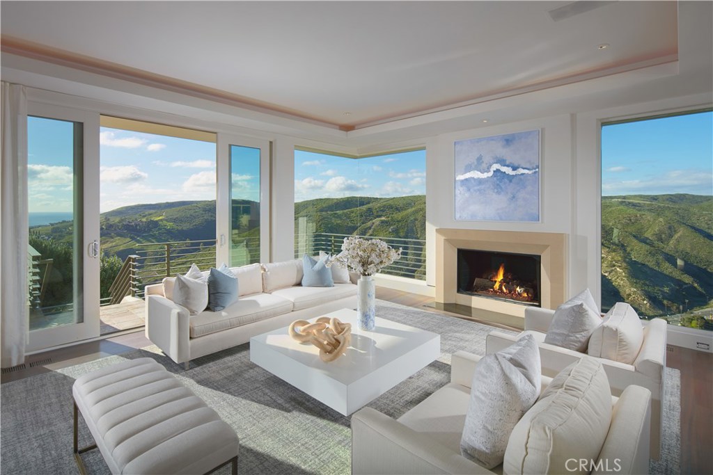 1325 Skyline Drive, Laguna Beach CA 92651 - photo 1
