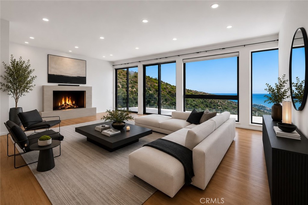 1326 Skyline, Laguna Beach CA 92651 - photo 9