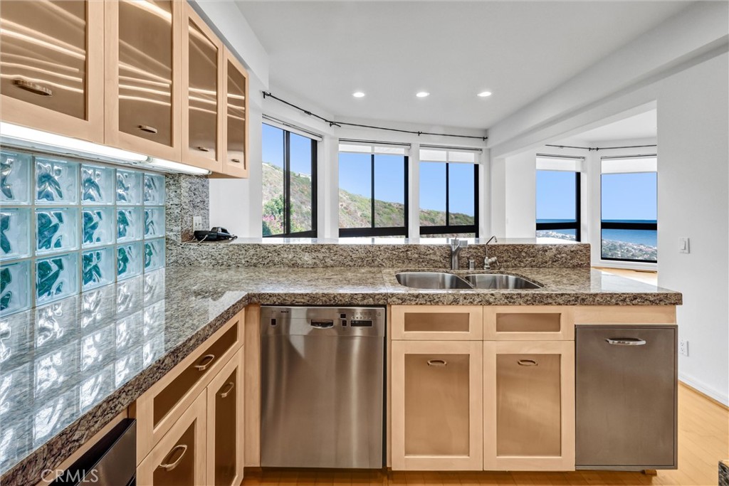 1326 Skyline, Laguna Beach CA 92651 - photo 13