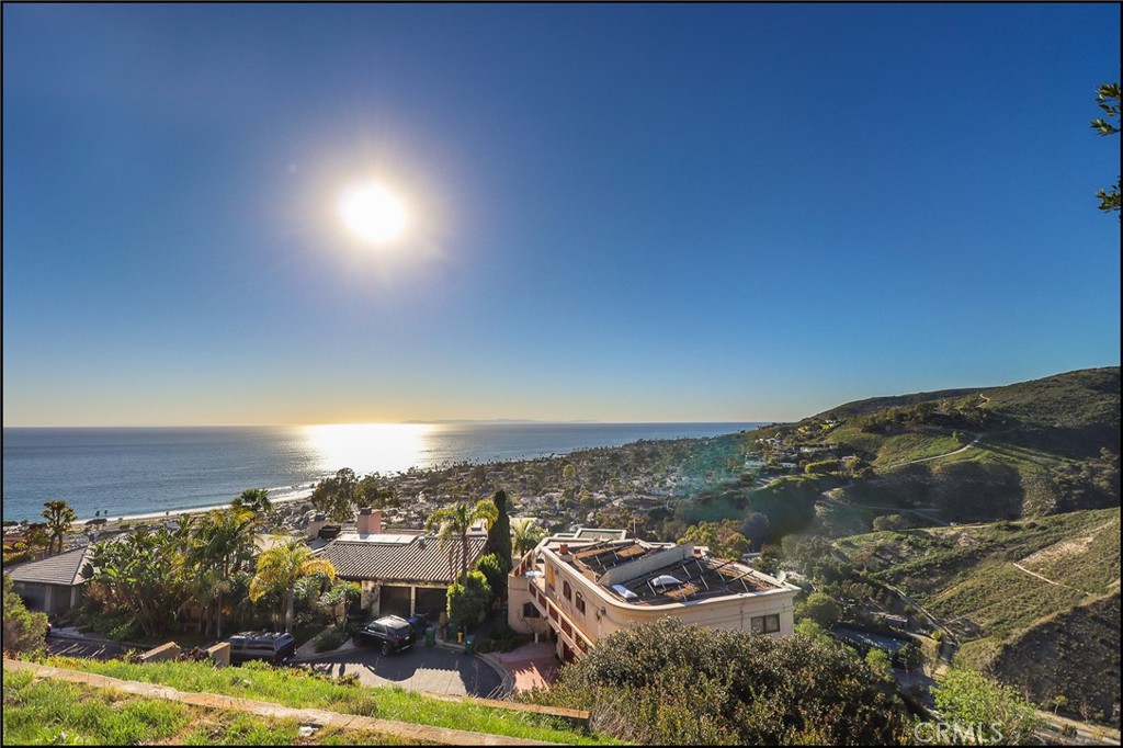 1330 Coronado Drive, Laguna Beach CA 92651 - photo 1