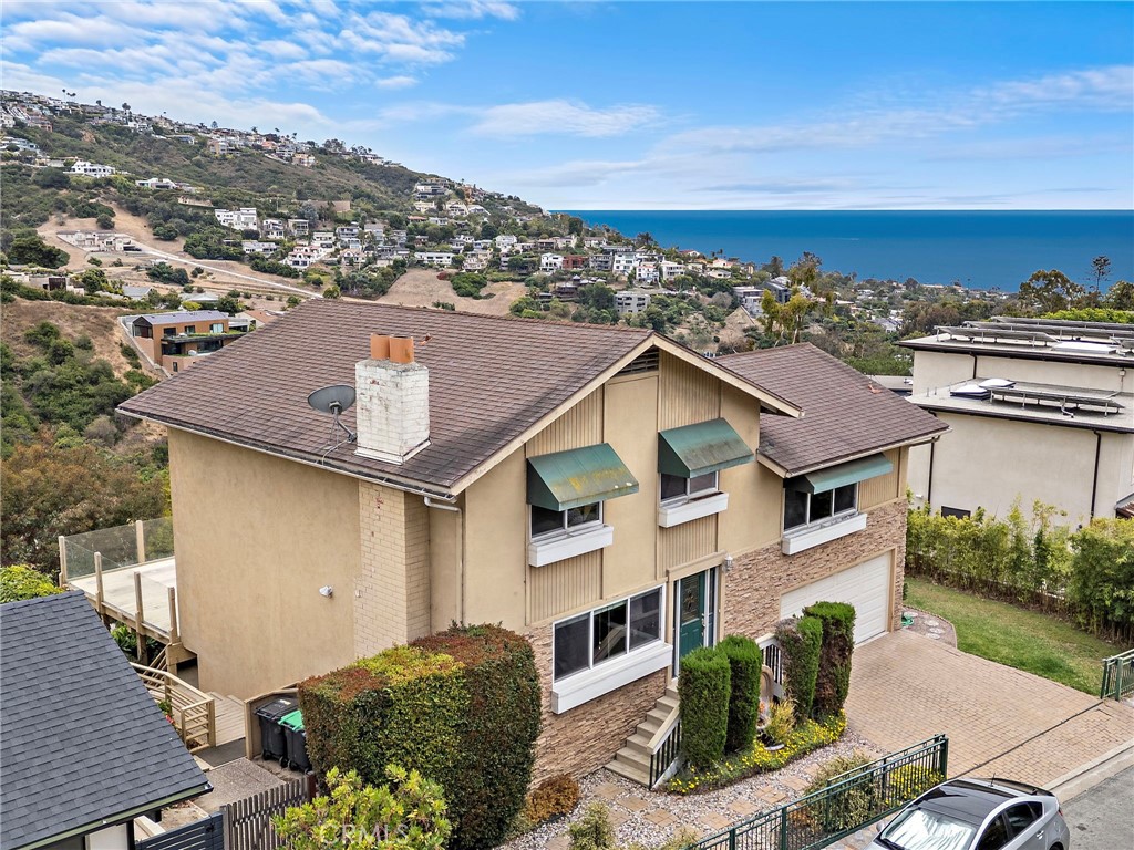 Showcasing breathtaking sit-down ocean and canyon views - 1337 Terrace Way, Laguna Beach CA 92651 - photo 2