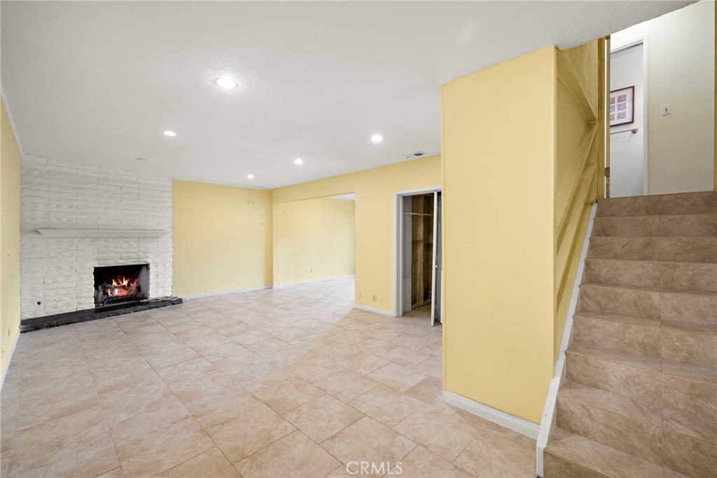 Lower-level bonus room or potential mother-in-law suite complete with its own entrance, bathroom, and kitchenette - 1337 Terrace Way, Laguna Beach CA 92651 - photo 21