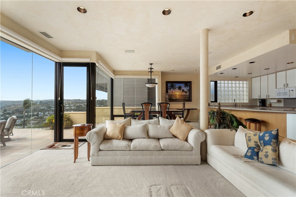 1351 La Mirada, Laguna Beach CA 92651 - photo 26