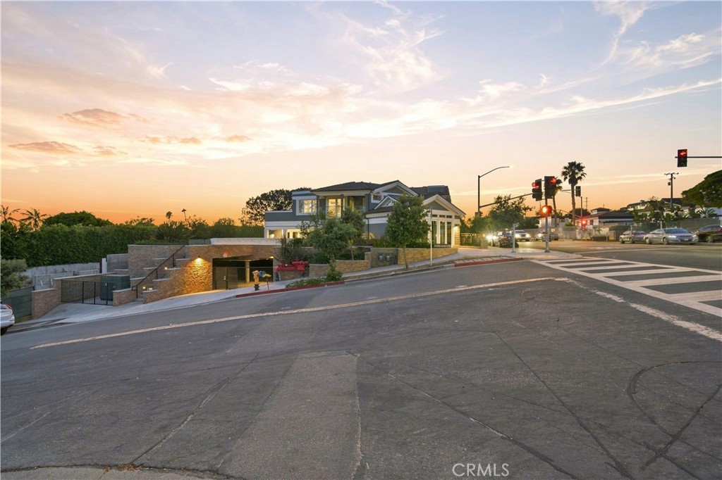 1367 N Coast Highway, Laguna Beach CA 92651 - photo 10