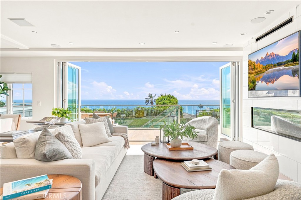 1369 N Coast Highway, Laguna Beach CA 92651 - photo 42