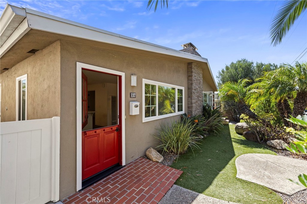 137 Cypress Dr, Laguna Beach CA 92651 - photo 2