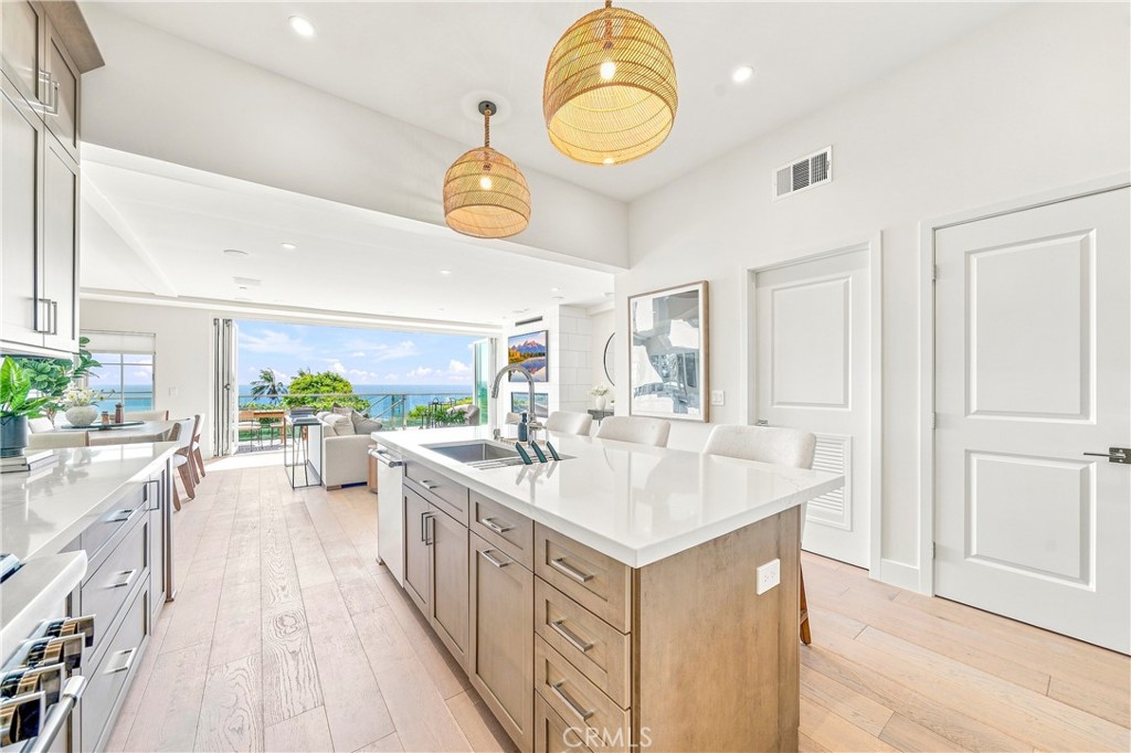 1373 N Coast Highway, Laguna Beach CA 92651 - photo 40