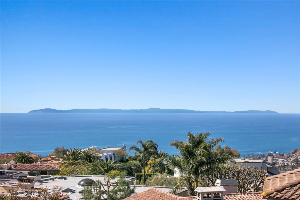1380 Skyline Drive, Laguna Beach CA 92651 - photo 1
