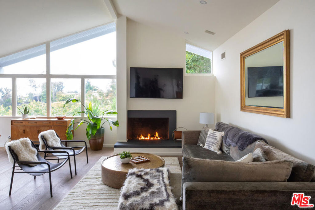 1386 Morningside Drive, Laguna Beach CA 92651 - photo 1