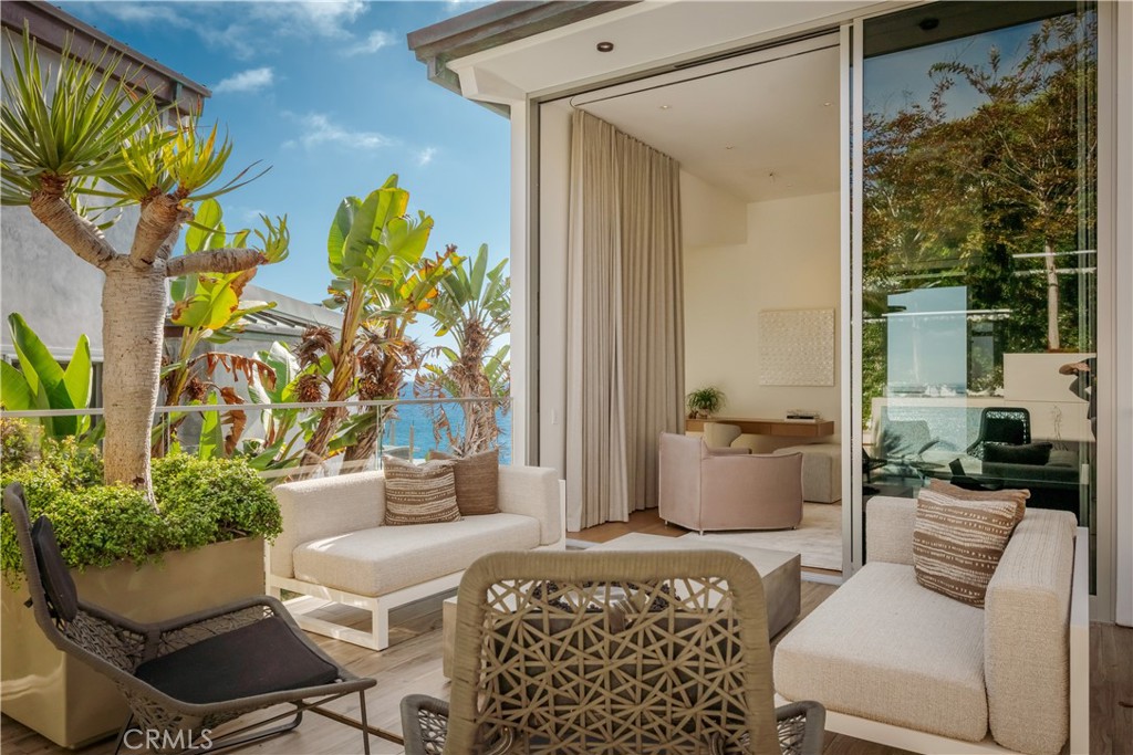 14 Lagunita Drive, Laguna Beach CA 92651 - photo 24