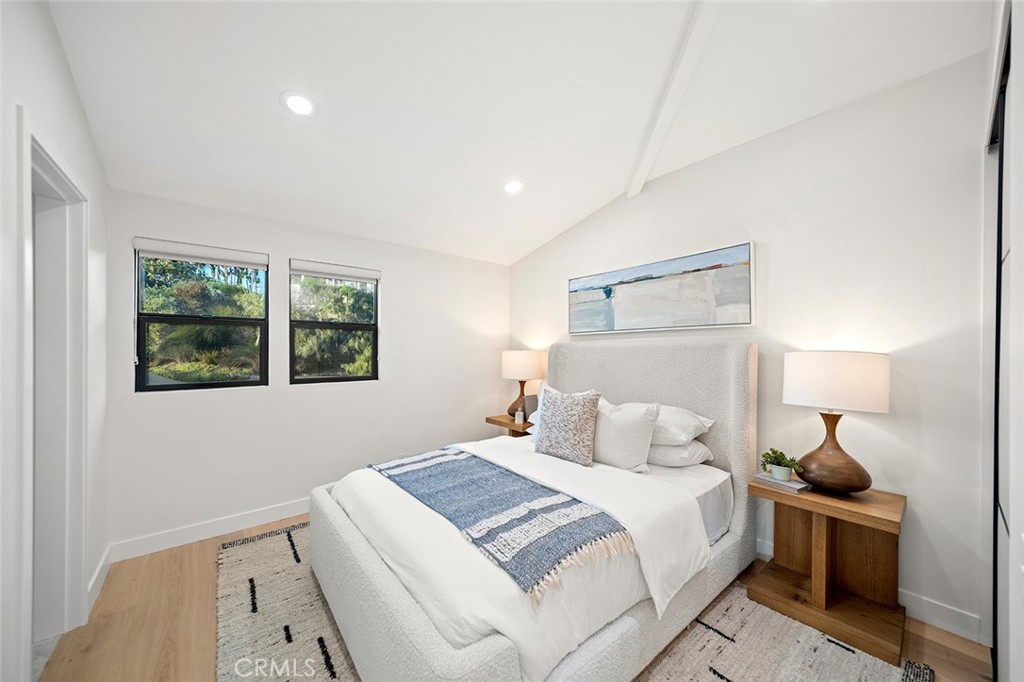 Upstairs Secondary Bedroom Ensuite - 1401 Bounty Way, Laguna Beach CA 92651 - photo 28