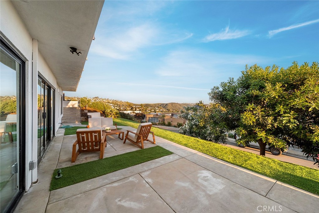 1401 Bounty Way, Laguna Beach CA 92651 - photo 44