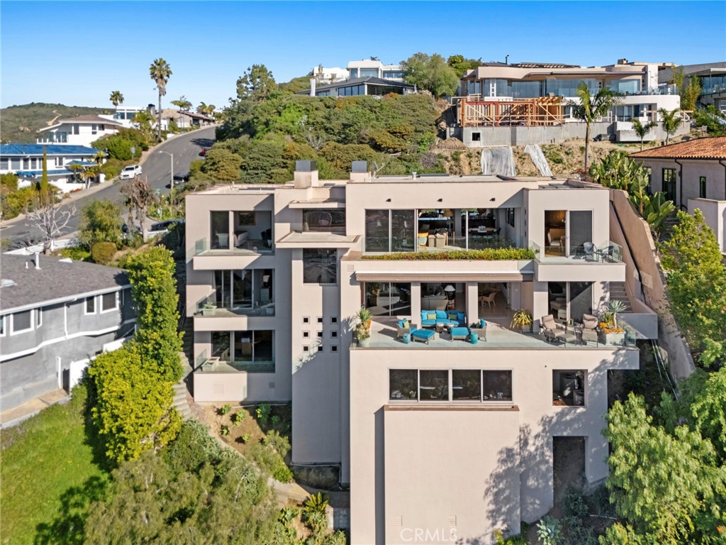 Ideally located near beaches, restaurants, and shopping, with Montage Resort, The Ranch at Laguna Beach, Laguna’s villag - 1409 Samoa Way, Laguna Beach CA 92651 - photo 18
