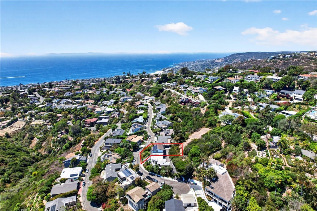 Lot lines not to scale - 1414 Mar Vista Way, Laguna Beach CA 92651 - photo 6