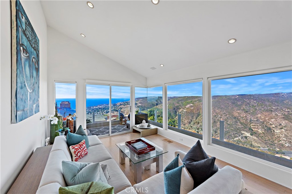 1415 Skyline Drive, Laguna Beach CA 92651 - photo 1