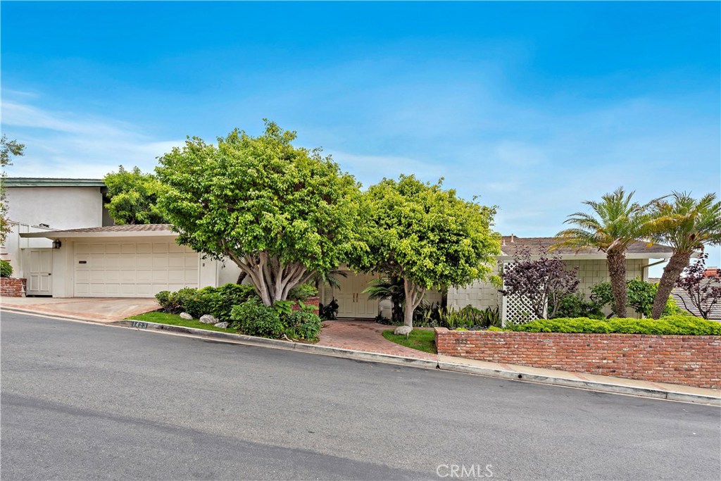 1423 Emerald Bay, Laguna Beach CA 92651 - photo 1