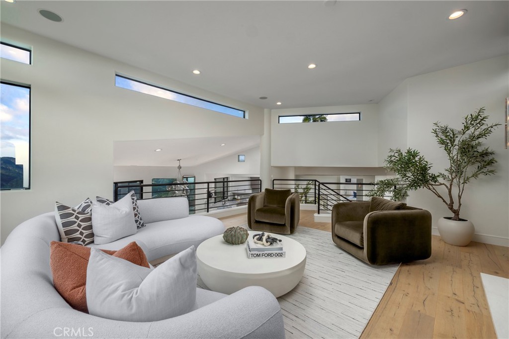 1425 Skyline Drive, Laguna Beach CA 92651 - photo 18