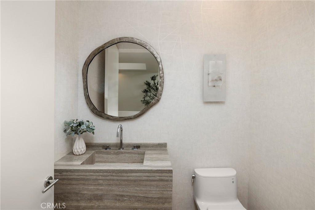 1425 Skyline Drive, Laguna Beach CA 92651 - photo 19