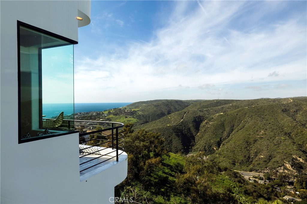 1425 Skyline Drive, Laguna Beach CA 92651 - photo 25