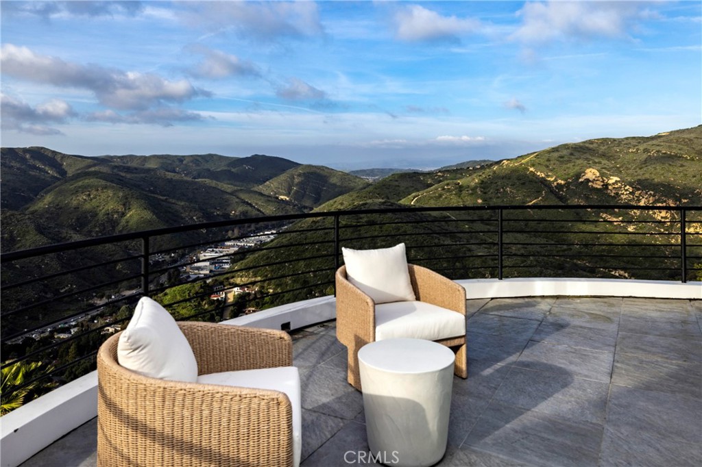 1425 Skyline Drive, Laguna Beach CA 92651 - photo 30