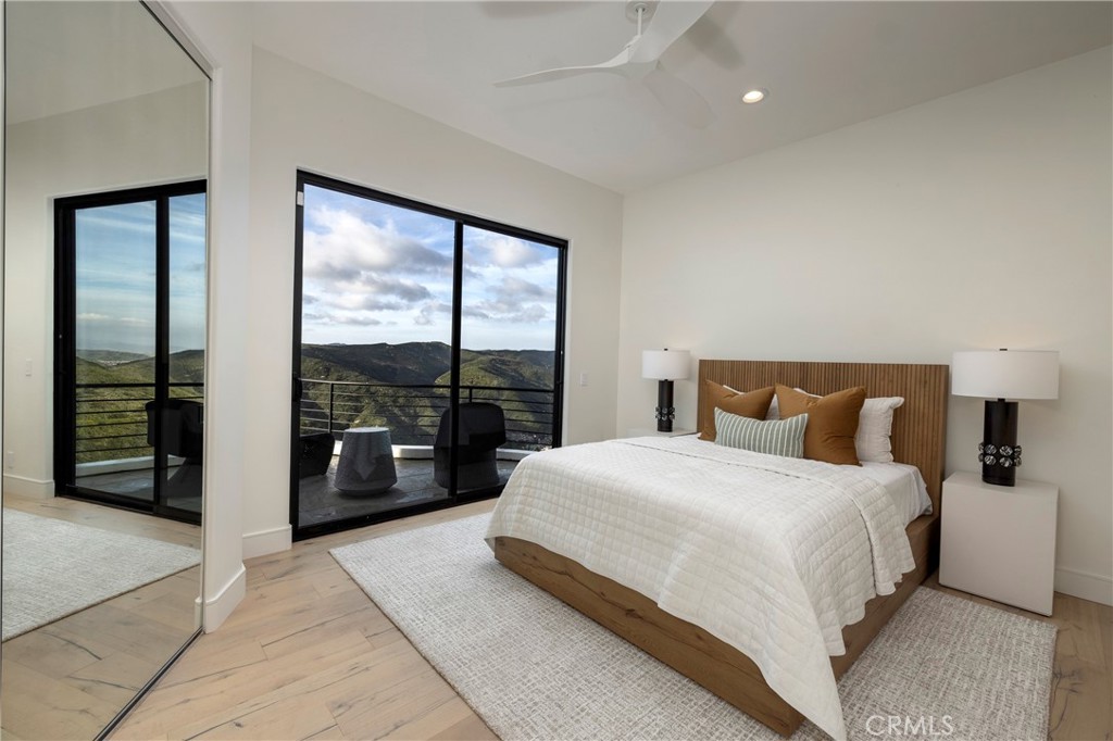 1425 Skyline Drive, Laguna Beach CA 92651 - photo 31