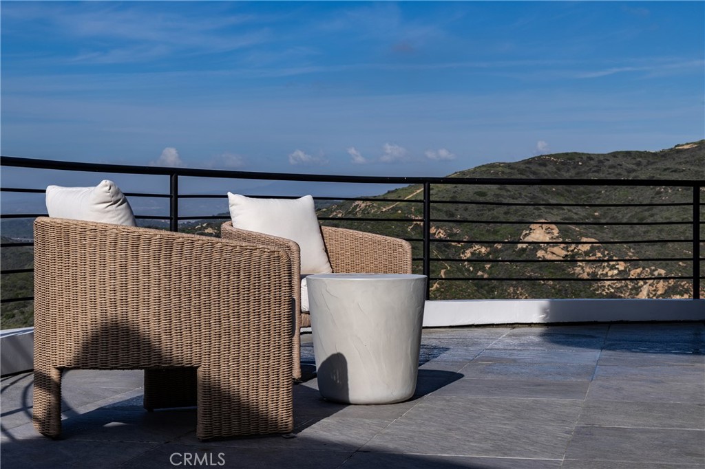 1425 Skyline Drive, Laguna Beach CA 92651 - photo 34