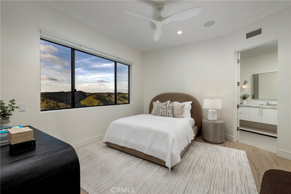 1425 Skyline Drive, Laguna Beach CA 92651 - photo 35