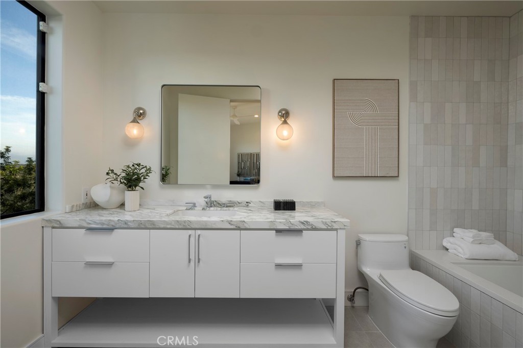 1425 Skyline Drive, Laguna Beach CA 92651 - photo 37