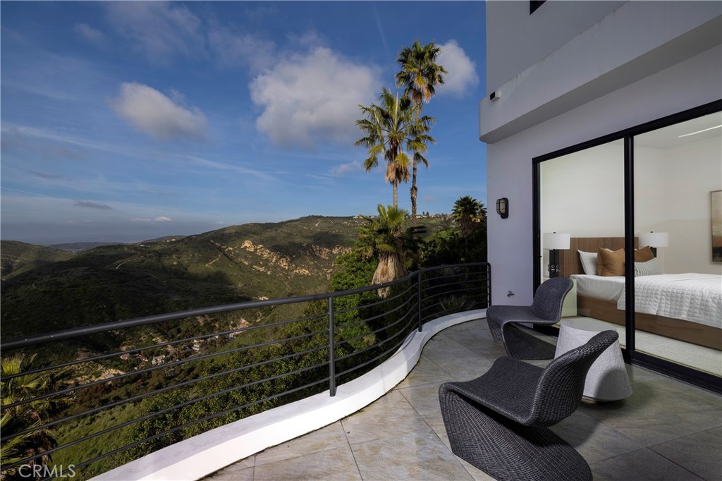 1425 Skyline Drive, Laguna Beach CA 92651 - photo 39