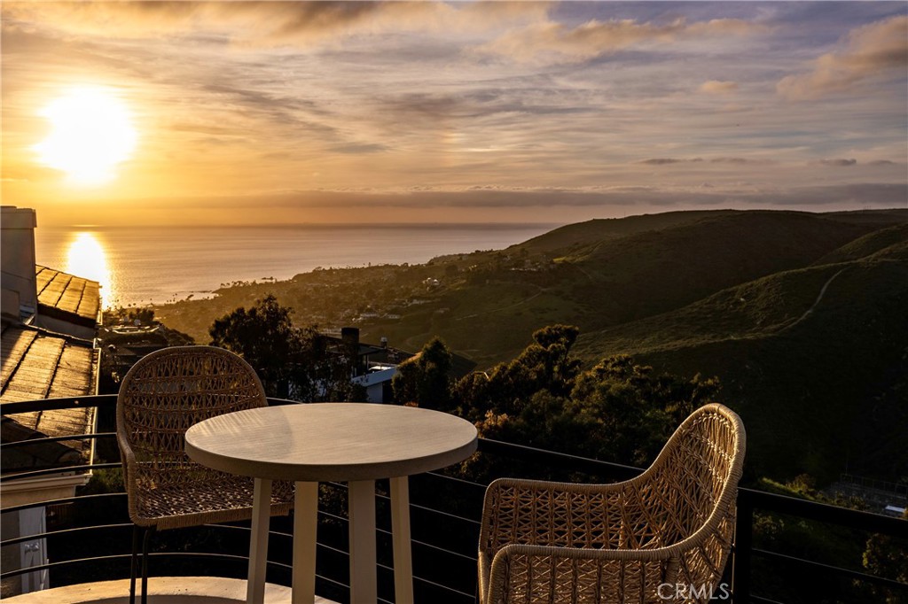 1425 Skyline Drive, Laguna Beach CA 92651 - photo 42