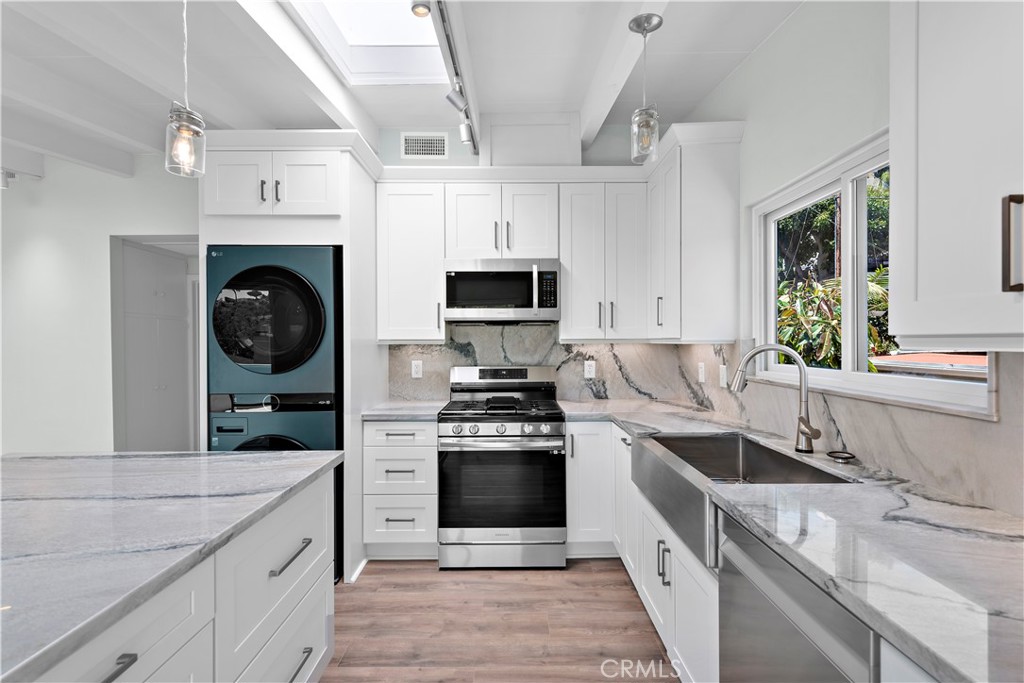 1435 Bluebird Canyon Drive, Laguna Beach CA 92651 - photo 1
