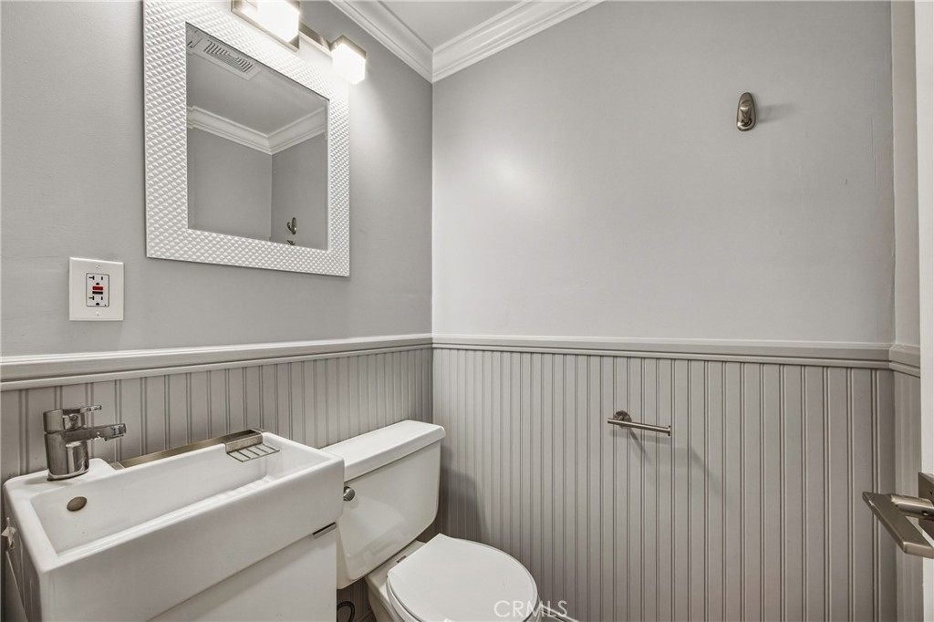 1435 Glenneyre, Laguna Beach CA 92651 - photo 6