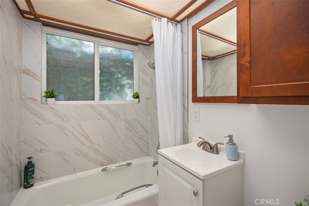 146 Chiquita Street, Laguna Beach CA 92651 - photo 18