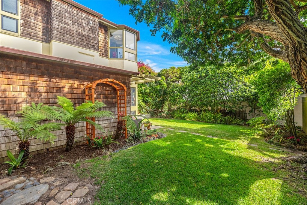 146 Chiquita Street, Laguna Beach CA 92651 - photo 37