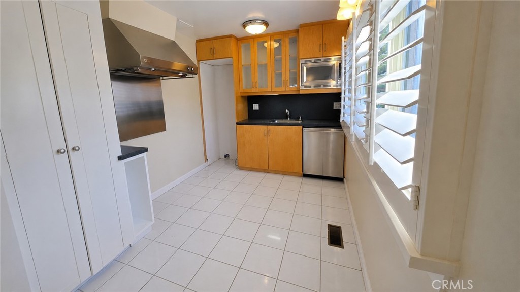 1461 Glenneyre B, Laguna Beach CA 92651 - photo 7