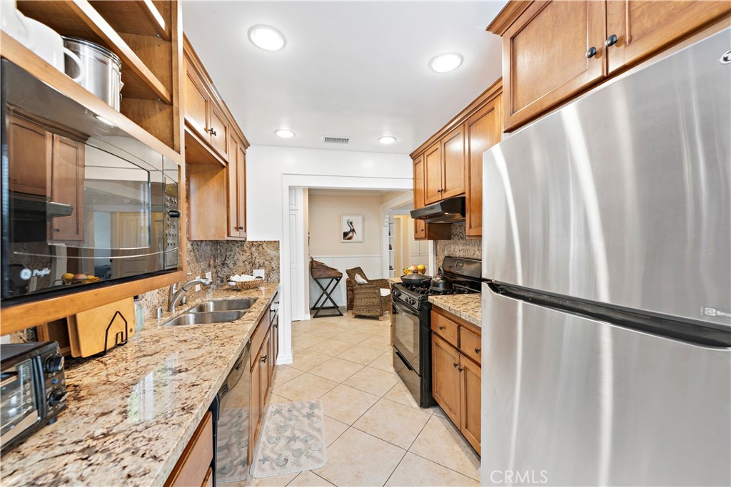 1466 Randall Way, Laguna Beach CA 92651 - photo 21