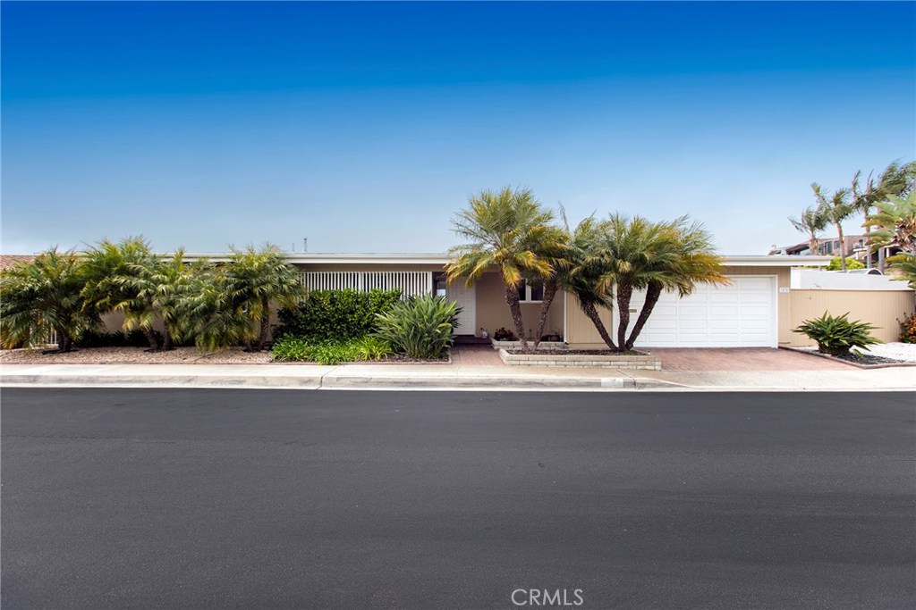 1475 Coral Drive, Laguna Beach CA 92651 - photo 1